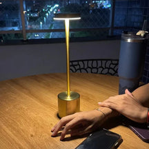 Luminária de Mesa LuxLight™ – Últimas Unidades